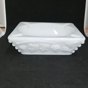 VTG  Westmoreland Glass Milkglass Ashtray